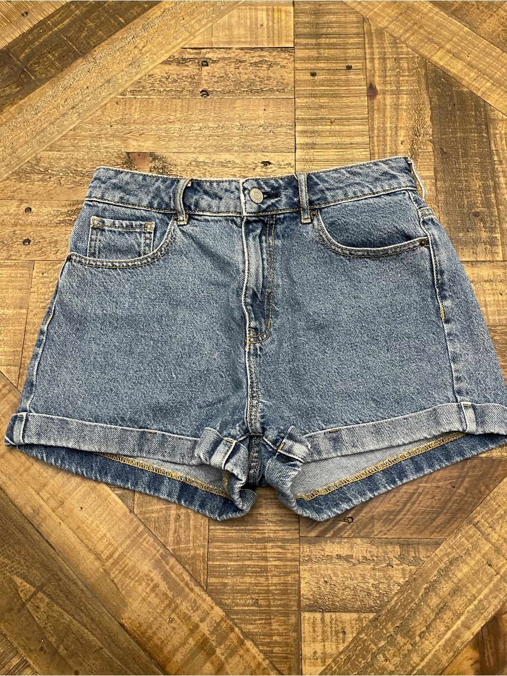 PacSun High-Rise Rolled Cuff Denim Mom Shorts - Size 27